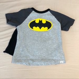 Gap Toddler Boys Batman Shirt with Removable Velcro Cape Size 2T